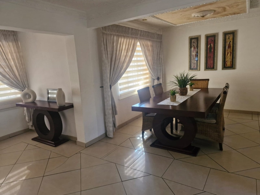 5 Bedroom Property for Sale in The Orchards Gauteng