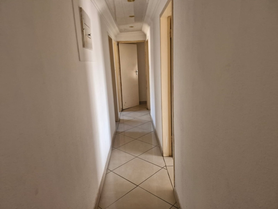 5 Bedroom Property for Sale in The Orchards Gauteng