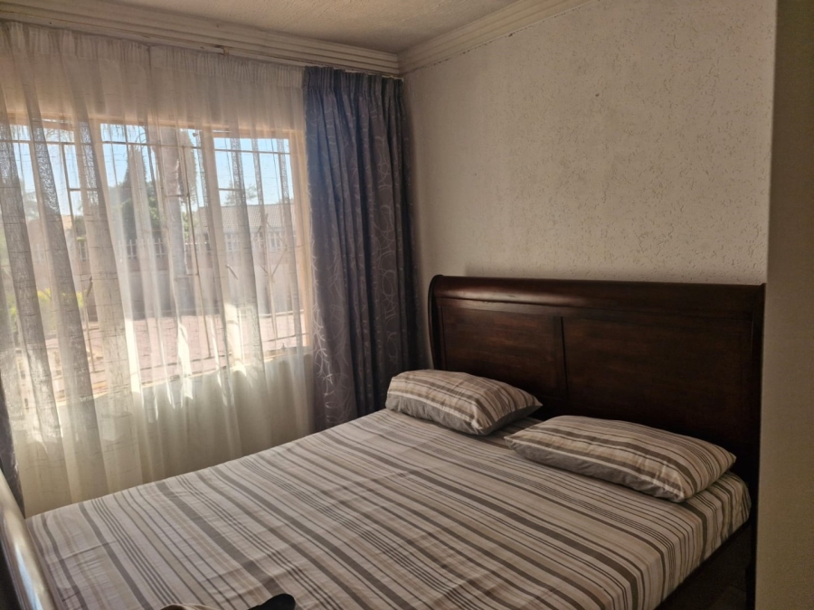 5 Bedroom Property for Sale in The Orchards Gauteng