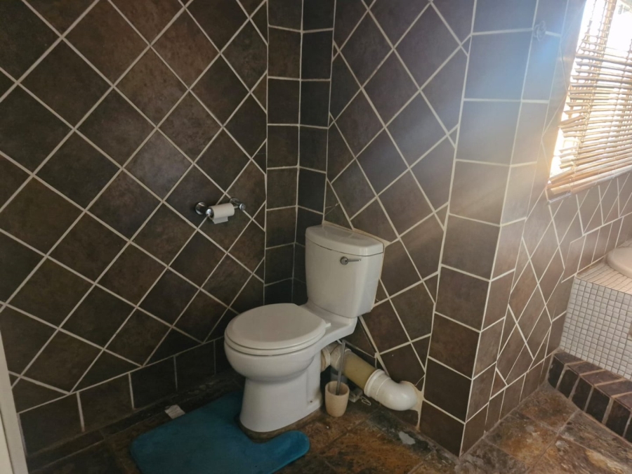 5 Bedroom Property for Sale in The Orchards Gauteng