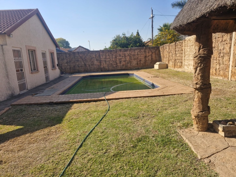 5 Bedroom Property for Sale in The Orchards Gauteng