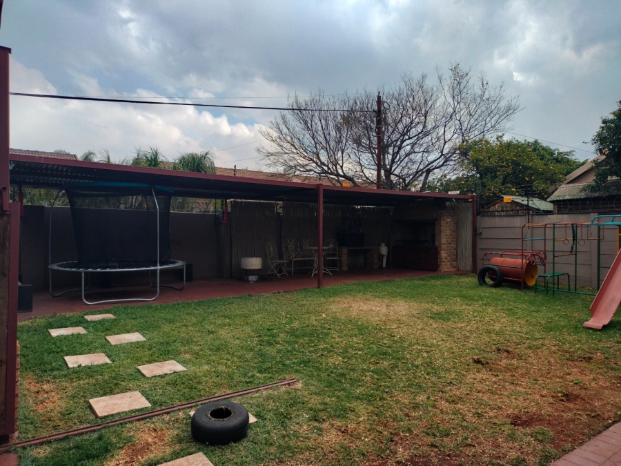 3 Bedroom Property for Sale in Dorandia Gauteng