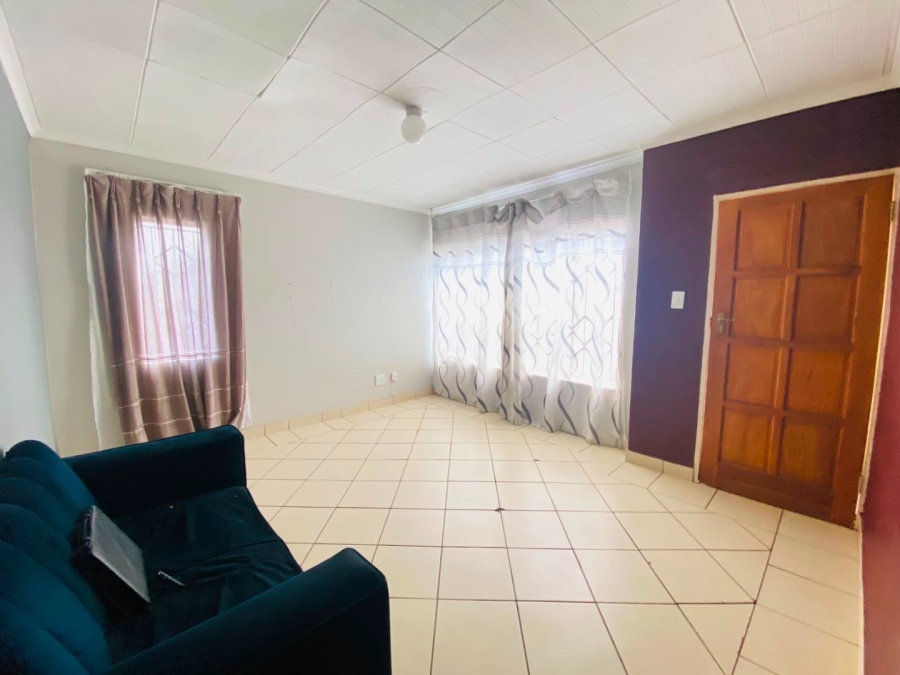 3 Bedroom Property for Sale in Rosslyn Gauteng