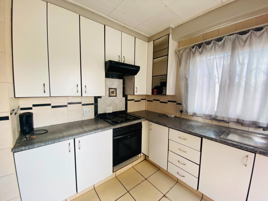 3 Bedroom Property for Sale in Rosslyn Gauteng