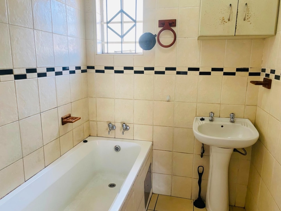 3 Bedroom Property for Sale in Rosslyn Gauteng