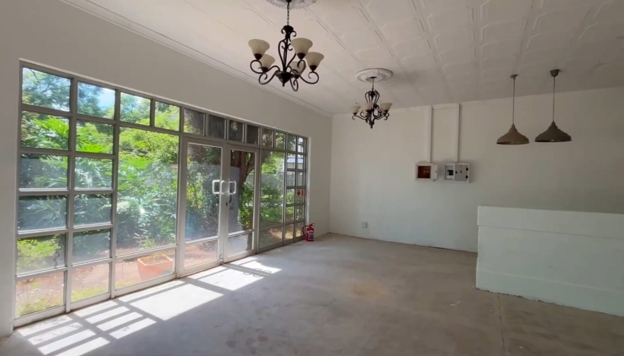 To Let Commercial Property for Rent in Menlo Park Gauteng