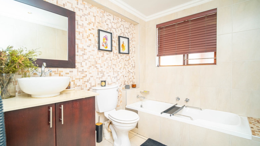 3 Bedroom Property for Sale in Lonehill Gauteng