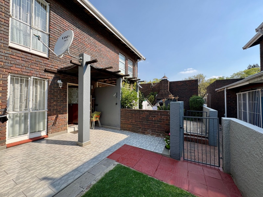 2 Bedroom Property for Sale in Dayanglen Gauteng