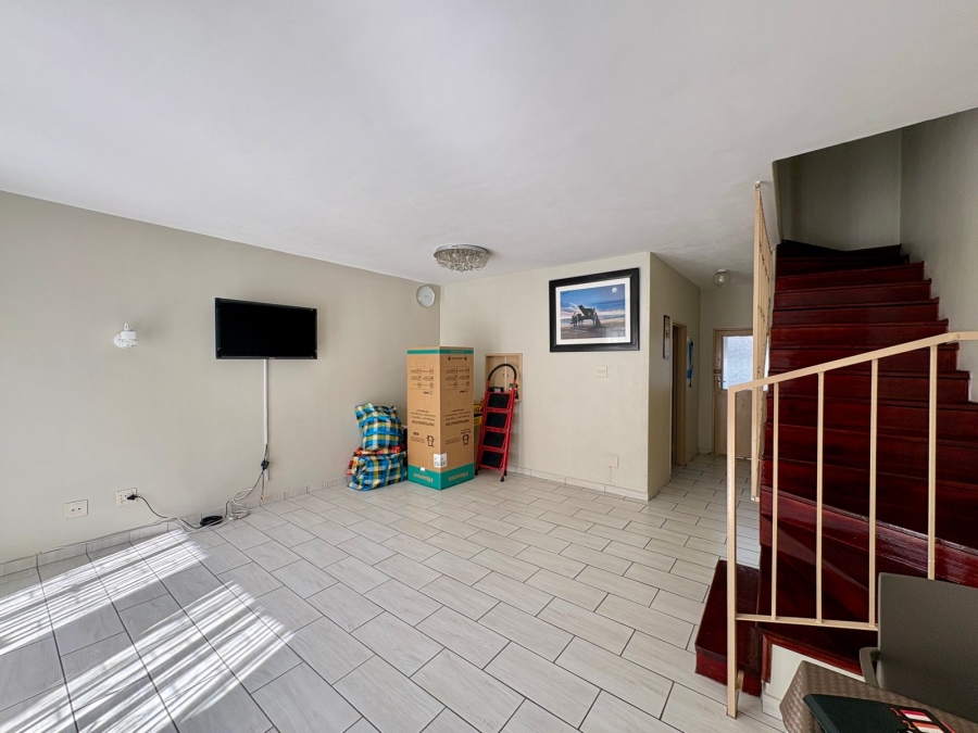 2 Bedroom Property for Sale in Dayanglen Gauteng