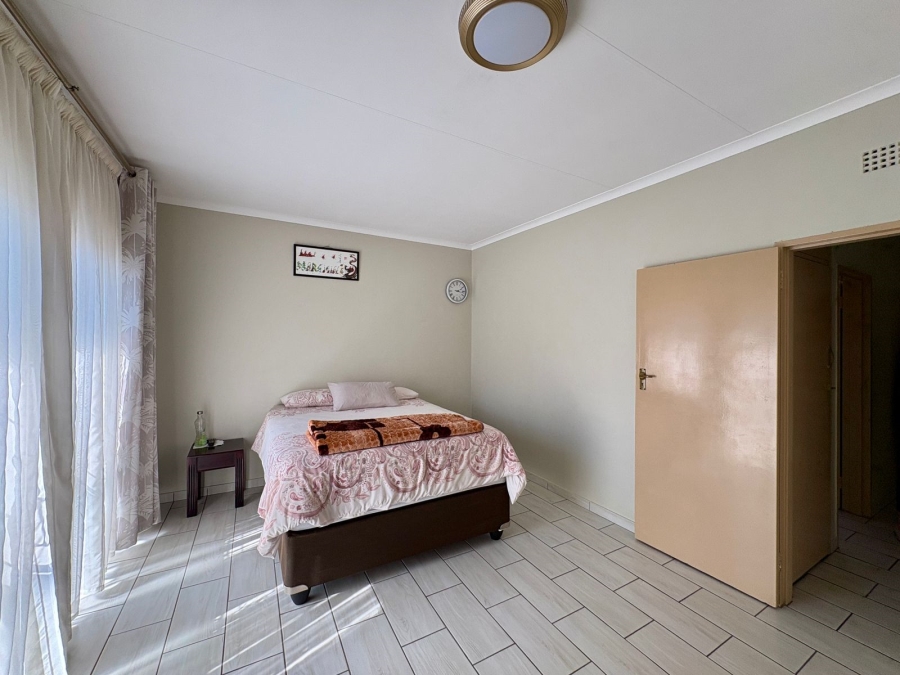 2 Bedroom Property for Sale in Dayanglen Gauteng