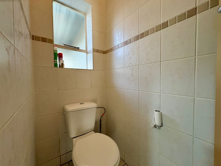 2 Bedroom Property for Sale in Dayanglen Gauteng