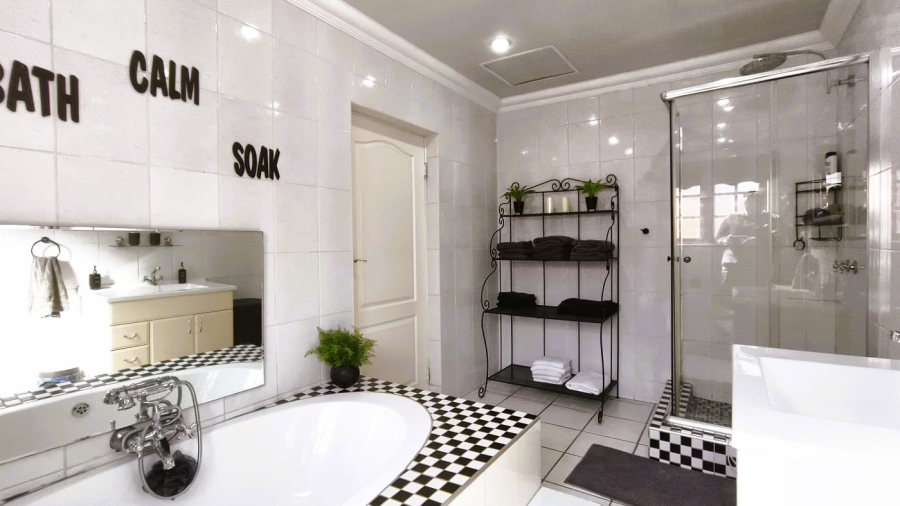 5 Bedroom Property for Sale in Brentwood Park Gauteng