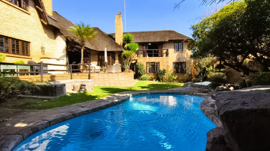 5 Bedroom Property for Sale in Brentwood Park Gauteng