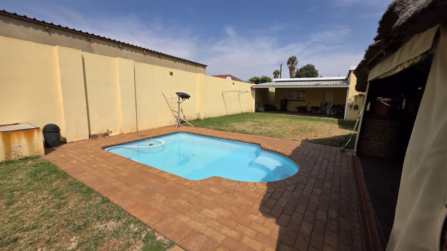 3 Bedroom Property for Sale in Brakpan Central Gauteng