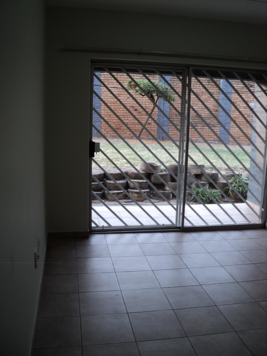 2 Bedroom Property for Sale in Birchleigh Gauteng