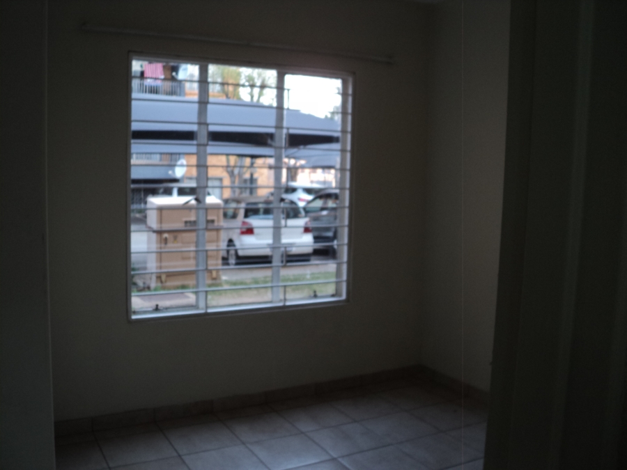 2 Bedroom Property for Sale in Birchleigh Gauteng