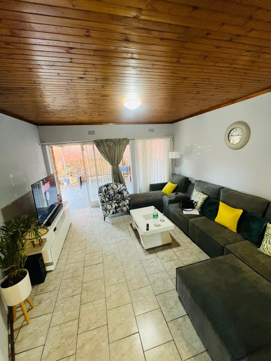 3 Bedroom Property for Sale in Birchleigh Gauteng
