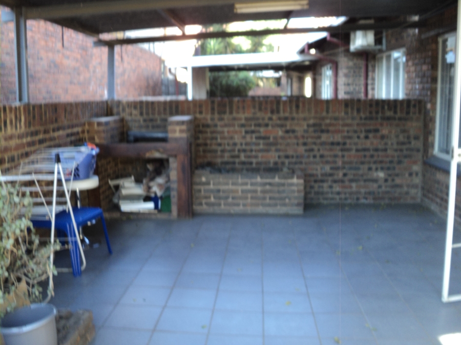 3 Bedroom Property for Sale in Birchleigh Gauteng