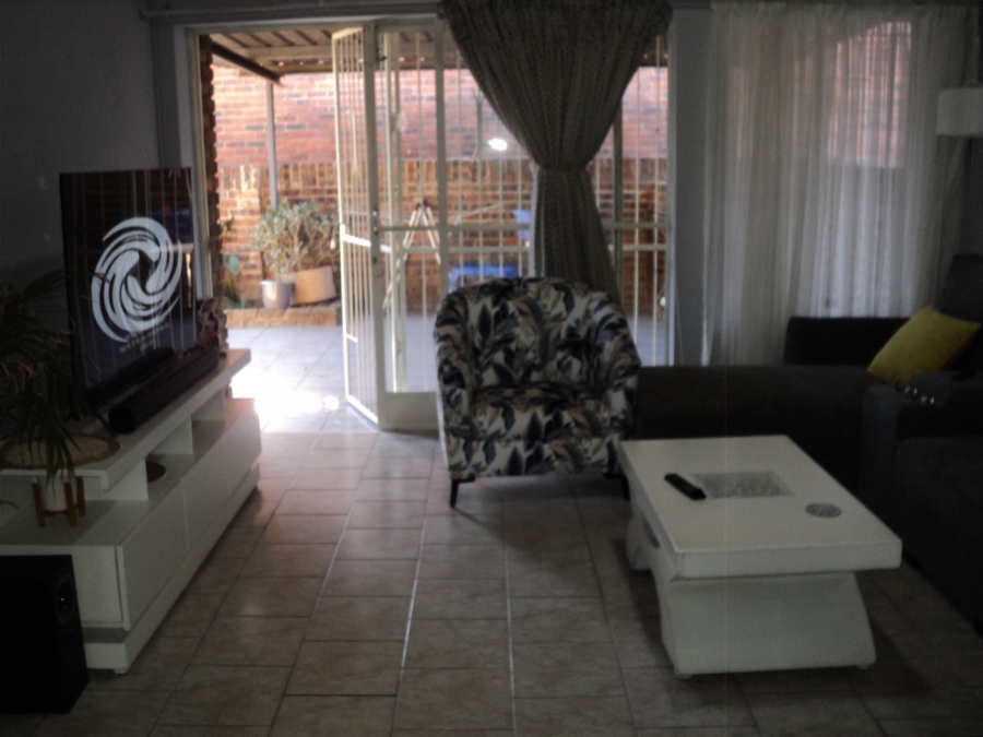 3 Bedroom Property for Sale in Birchleigh Gauteng