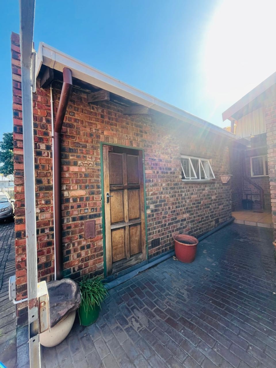 3 Bedroom Property for Sale in Birchleigh Gauteng