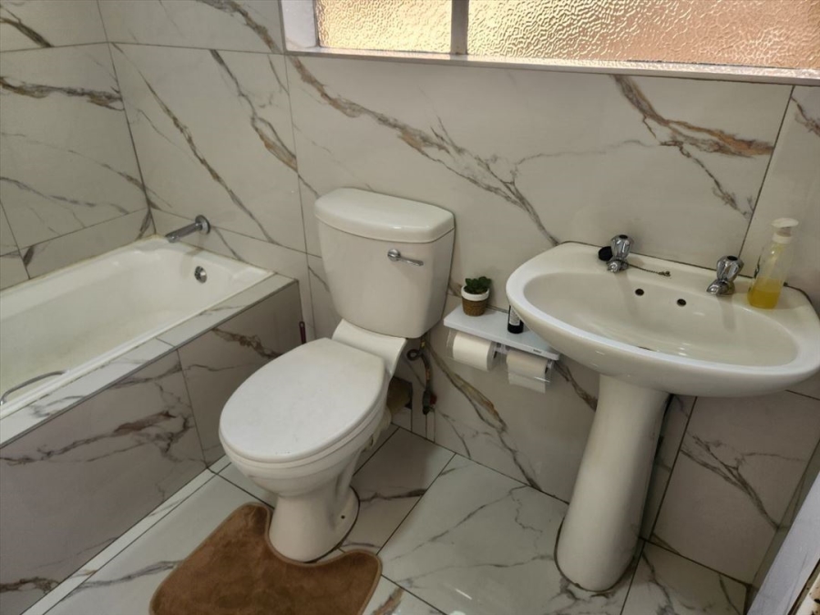 3 Bedroom Property for Sale in Glen Marais Gauteng