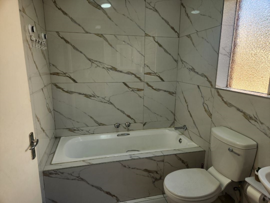 3 Bedroom Property for Sale in Glen Marais Gauteng