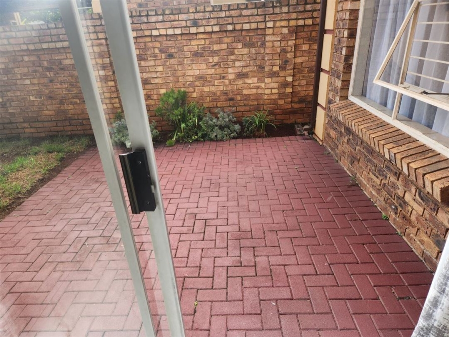 3 Bedroom Property for Sale in Glen Marais Gauteng