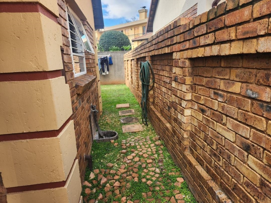 3 Bedroom Property for Sale in Glen Marais Gauteng