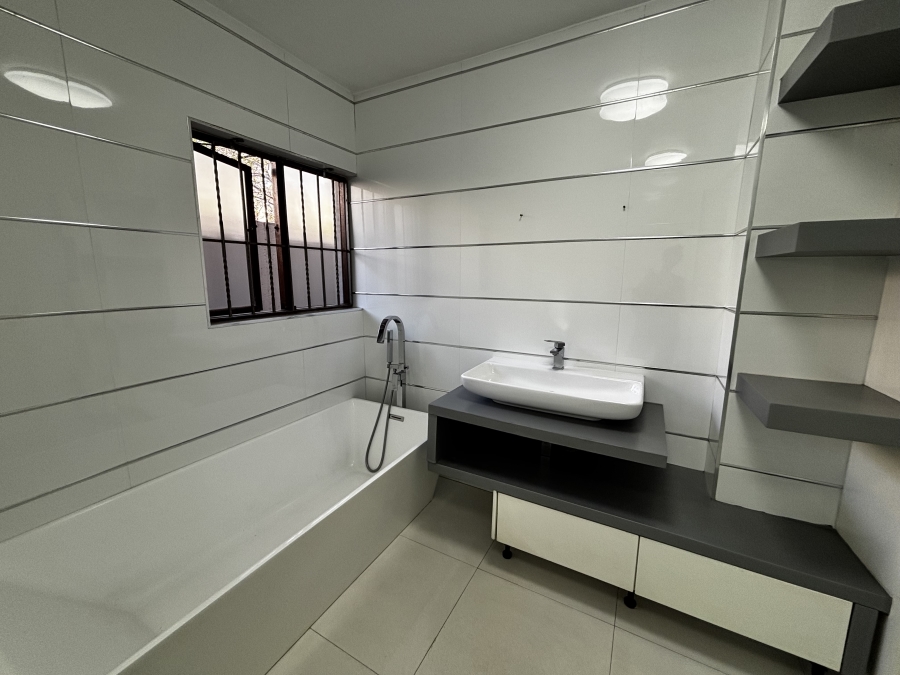 4 Bedroom Property for Sale in Morningside Gauteng