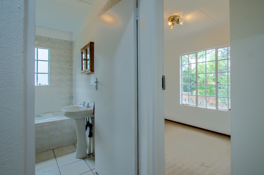 2 Bedroom Property for Sale in Rietvalleirand Gauteng