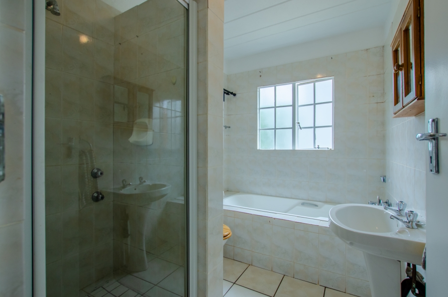 2 Bedroom Property for Sale in Rietvalleirand Gauteng