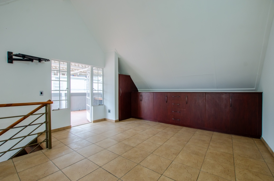 2 Bedroom Property for Sale in Rietvalleirand Gauteng