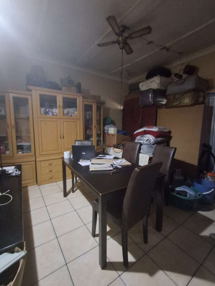 8 Bedroom Property for Sale in Peacehaven Gauteng