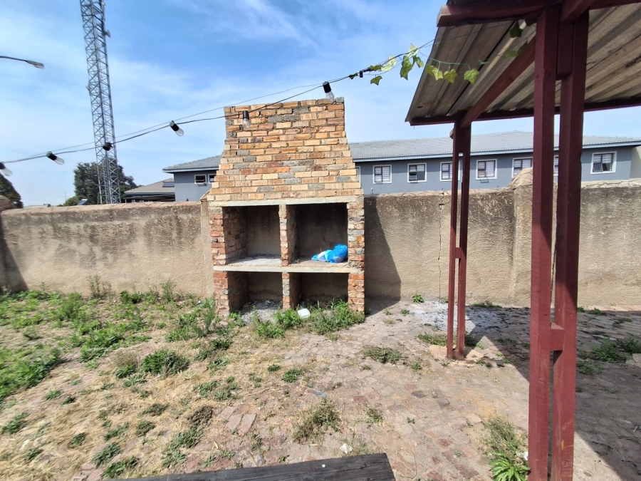 7 Bedroom Property for Sale in Bedworth Park Gauteng