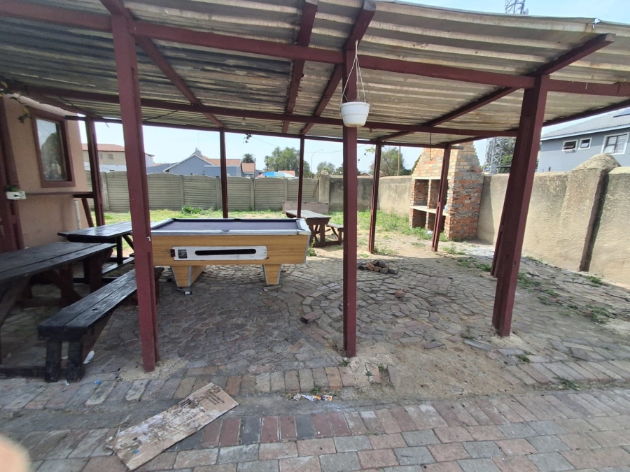 7 Bedroom Property for Sale in Bedworth Park Gauteng