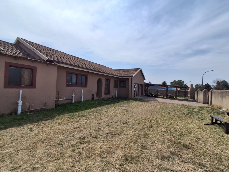 7 Bedroom Property for Sale in Bedworth Park Gauteng