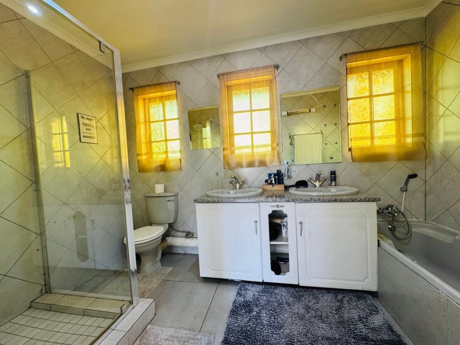 4 Bedroom Property for Sale in Vanderbijlpark SW 5 Gauteng
