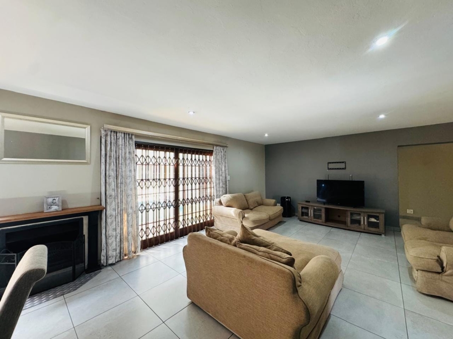 4 Bedroom Property for Sale in Vanderbijlpark SW 5 Gauteng