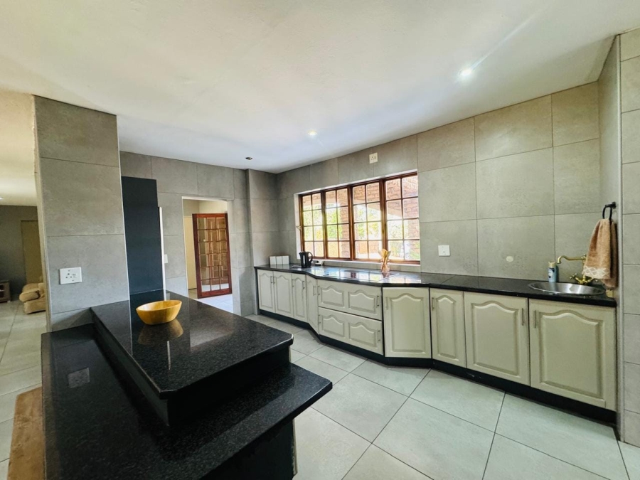 4 Bedroom Property for Sale in Vanderbijlpark SW 5 Gauteng