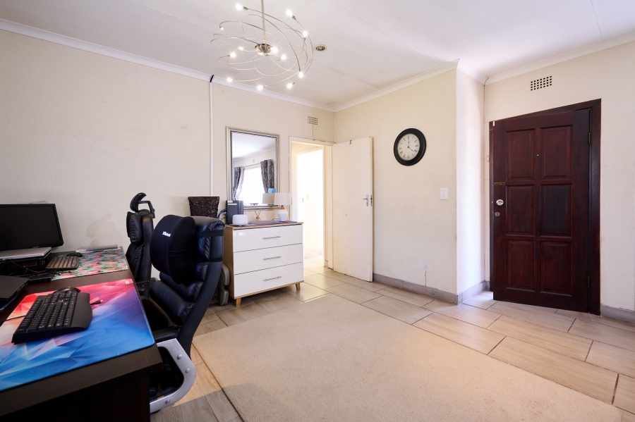 5 Bedroom Property for Sale in Noordwyk Gauteng