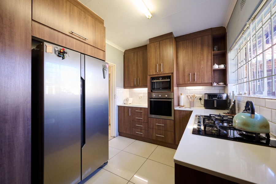 5 Bedroom Property for Sale in Noordwyk Gauteng