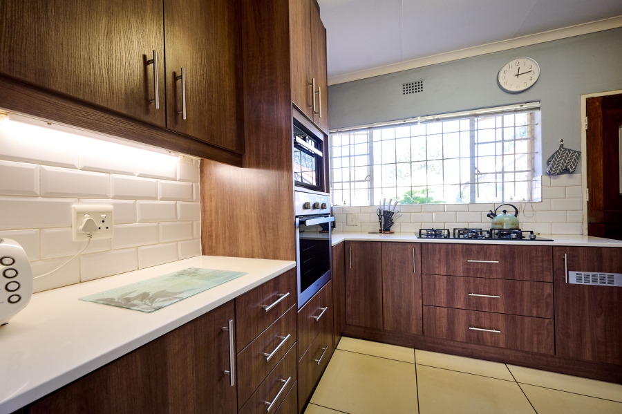 5 Bedroom Property for Sale in Noordwyk Gauteng