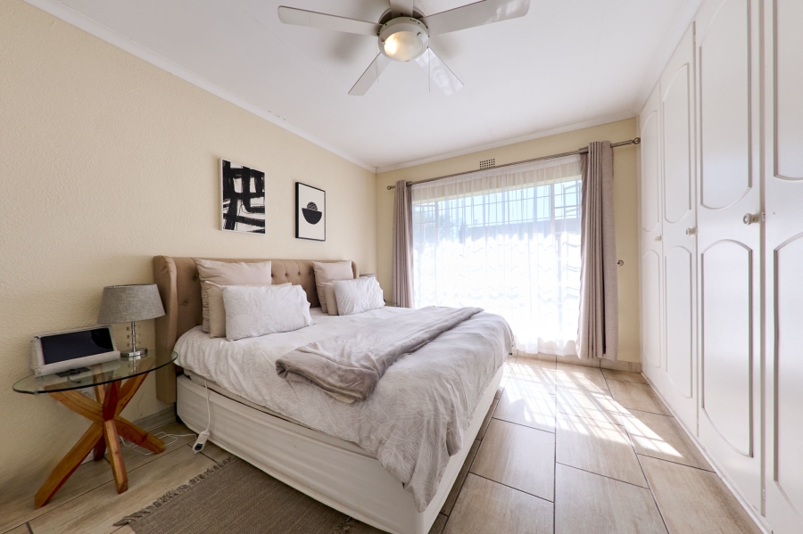 5 Bedroom Property for Sale in Noordwyk Gauteng