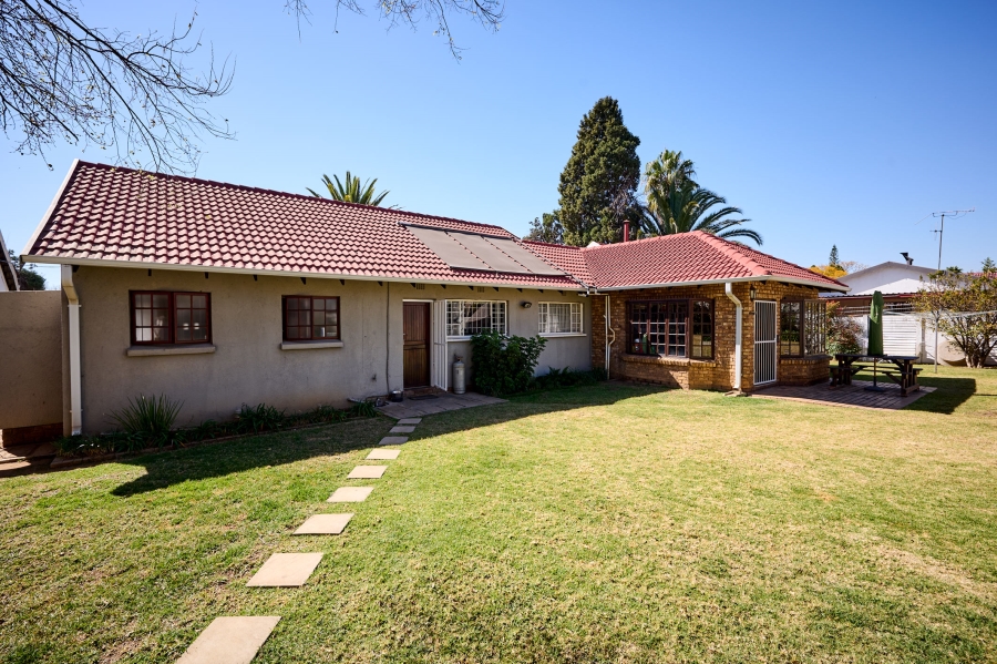 5 Bedroom Property for Sale in Noordwyk Gauteng