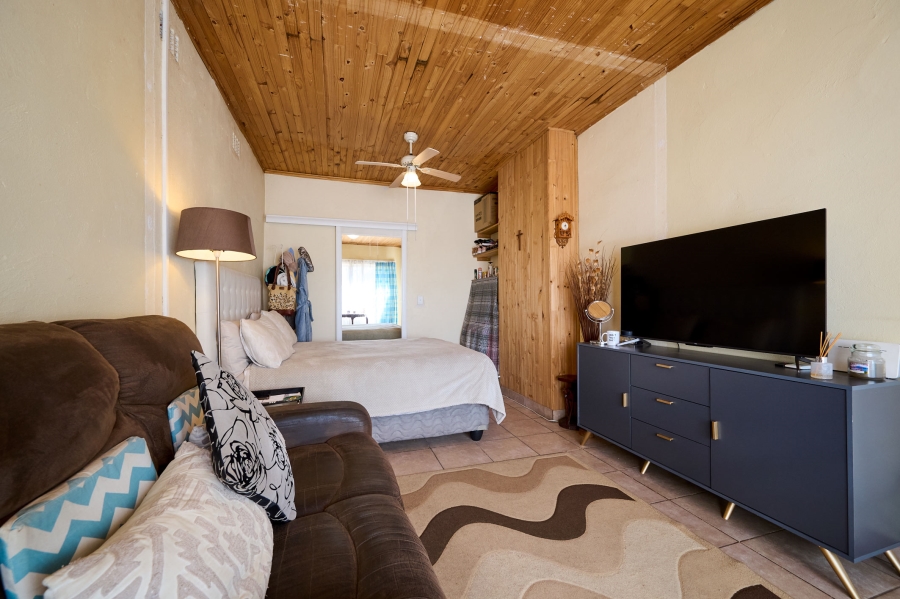 5 Bedroom Property for Sale in Noordwyk Gauteng