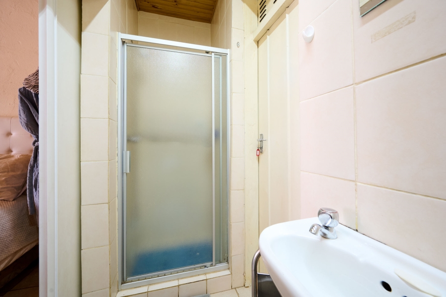 5 Bedroom Property for Sale in Noordwyk Gauteng