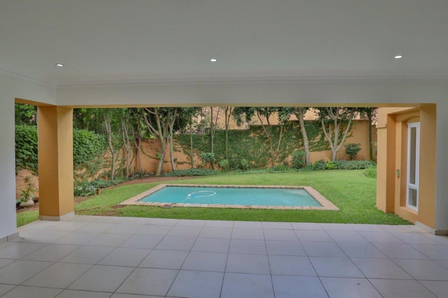 To Let 4 Bedroom Property for Rent in Sandhurst Gauteng