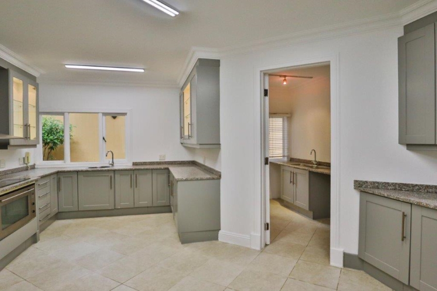 To Let 4 Bedroom Property for Rent in Sandhurst Gauteng