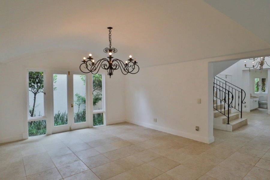 To Let 4 Bedroom Property for Rent in Sandhurst Gauteng