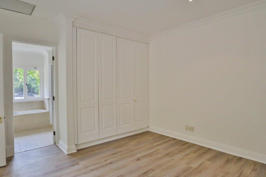 To Let 4 Bedroom Property for Rent in Sandhurst Gauteng